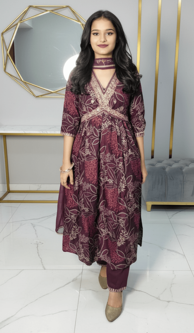 Women Wine Naira Cut Kurta Set