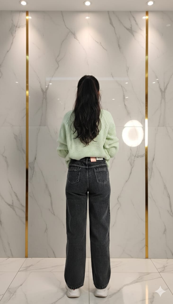 Girls and women baggy jeans